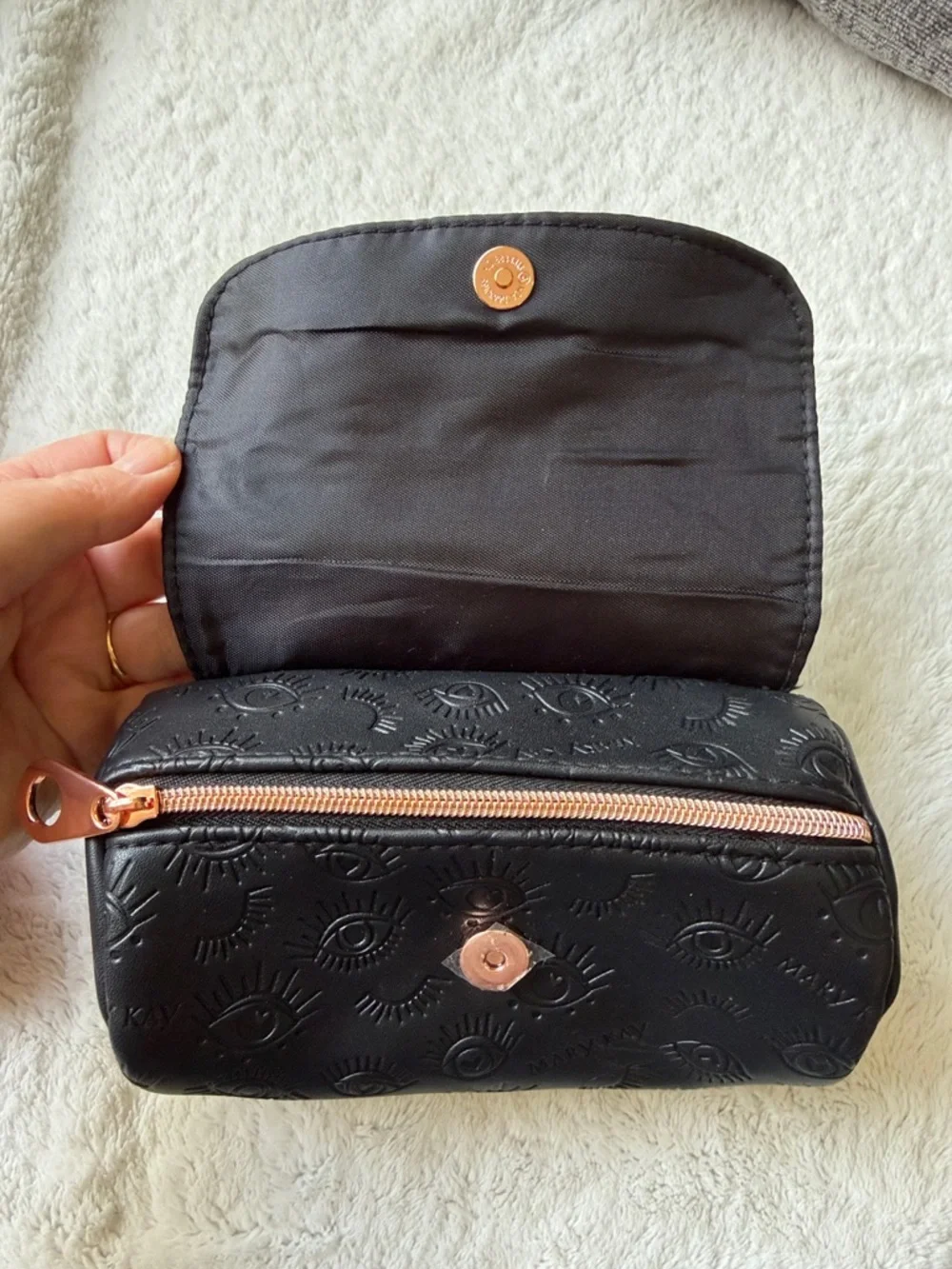🎀 5 for $25 🎀. Mary Kay cosmetic bag